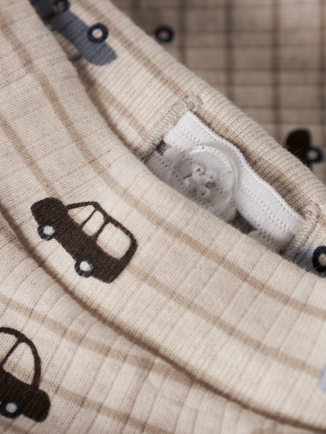 model_shot-front_full